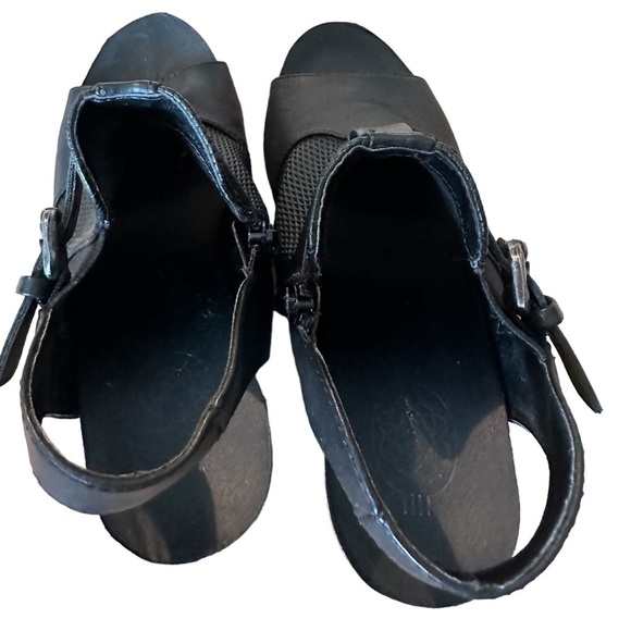 Sabiya Women Open Toe Black Low Heel Shoe Size 8 - Picture 6 of 7